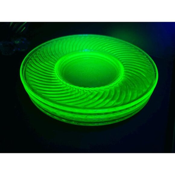 Vintage Hocking Glass Co Sprial Green Uranium Depression Glass 8" Luncheon Plate - Picture 2 of 9